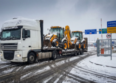Odzyskane po latach. Koparka i Lexus zatrzymane dzięki kontroli służb